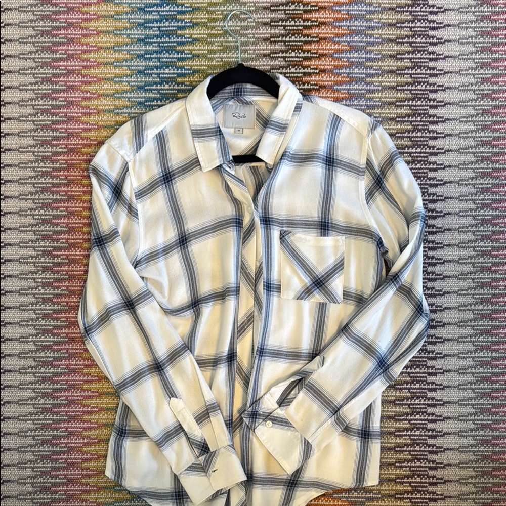 Rails flannel size M!